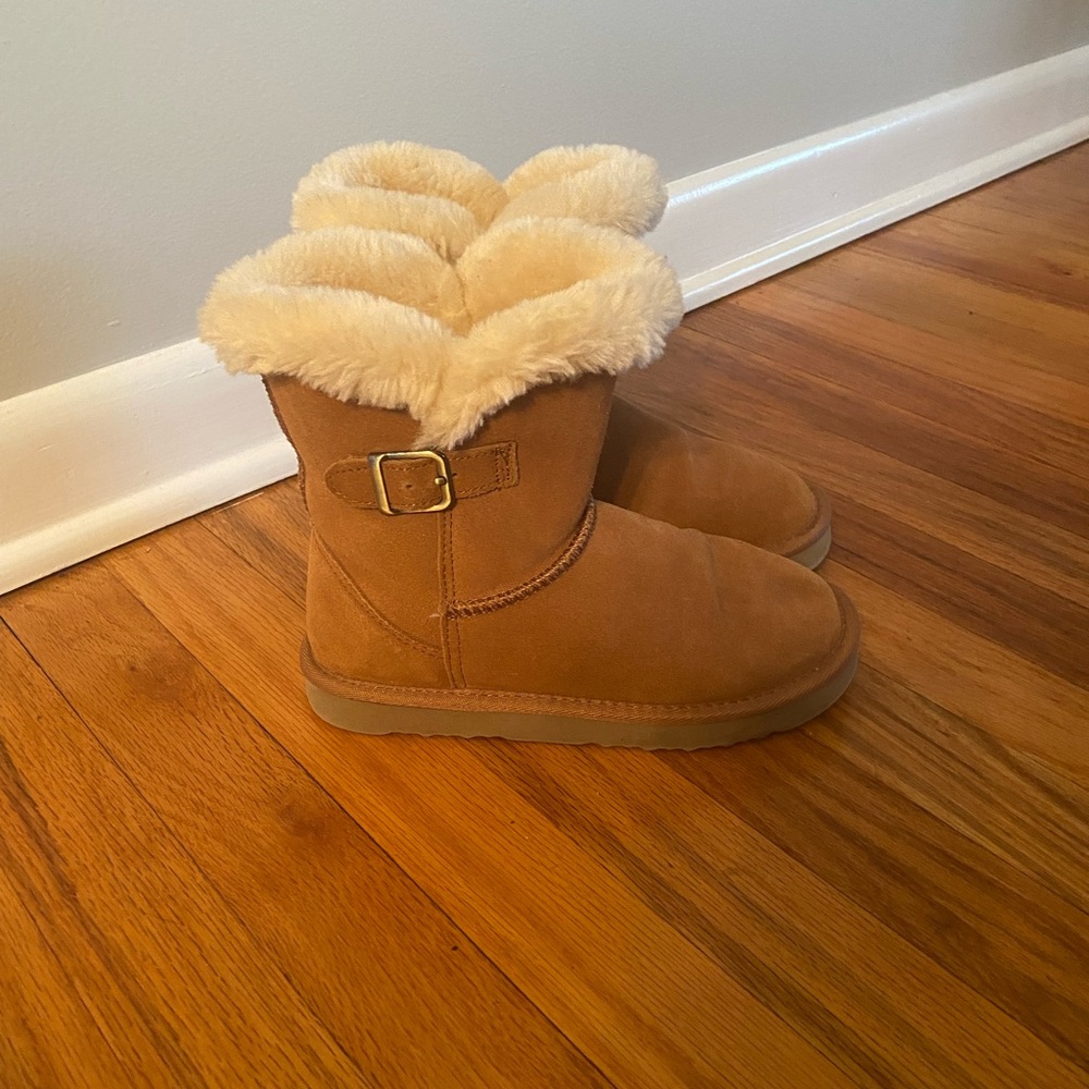 Women’s chestnut boots